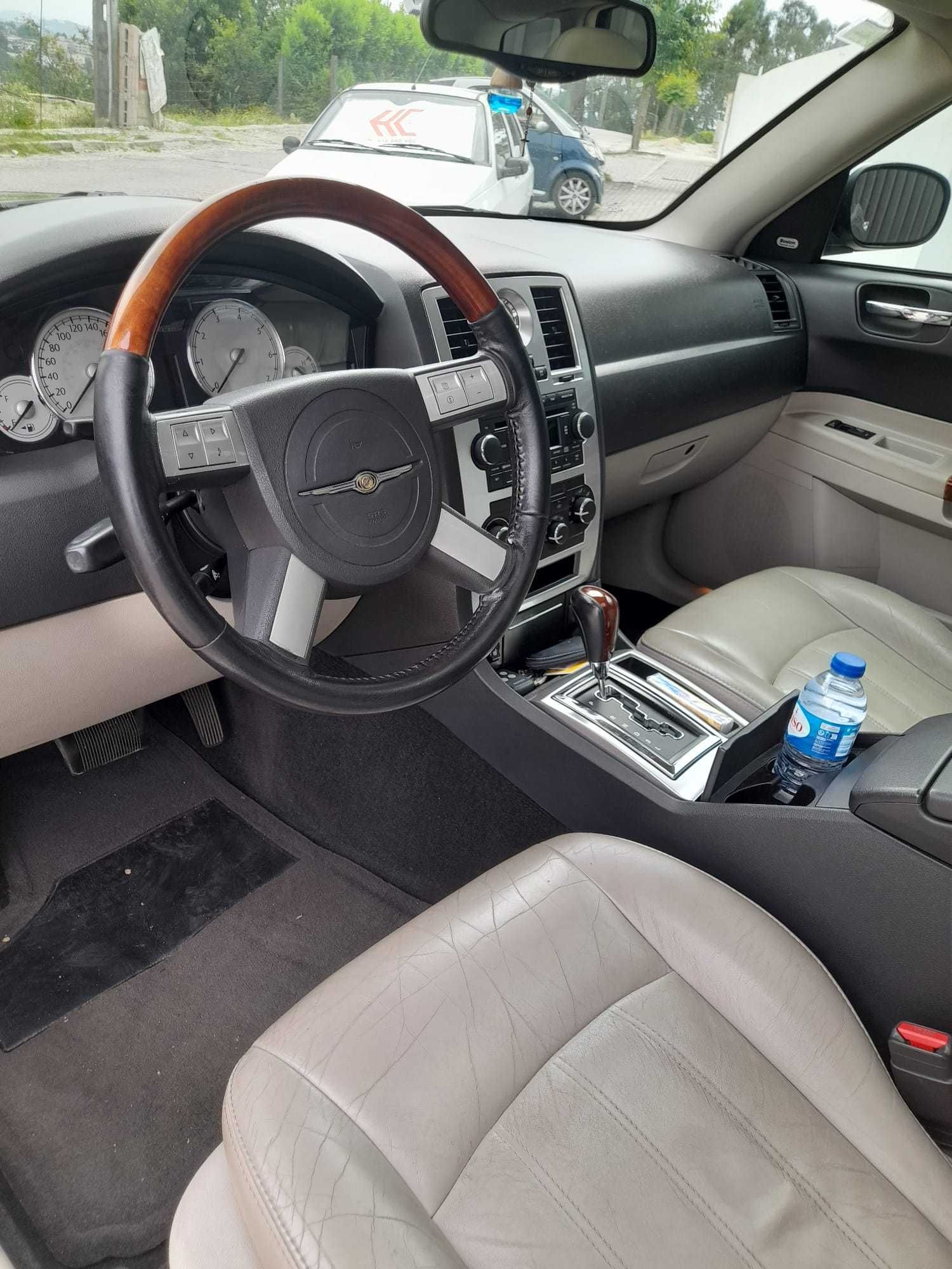 Exclusivo Chrysler 300c 2.7 V6