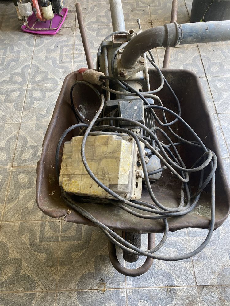 Vendo motor efacec + conjunto de rega
