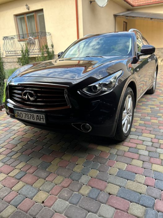 Офіційний Infiniti QX70d