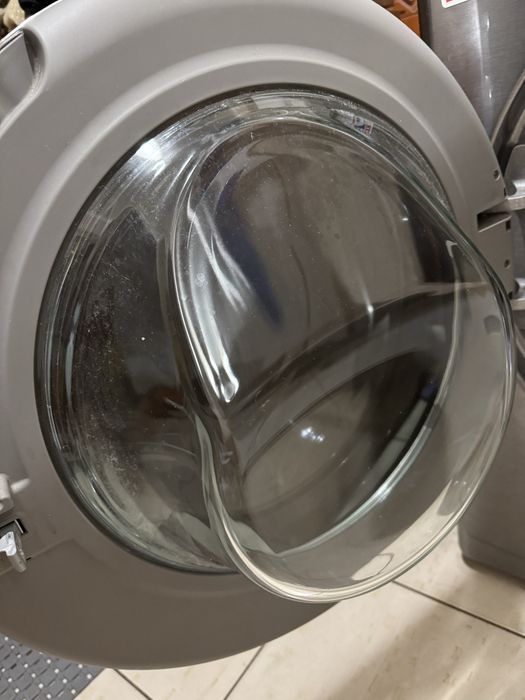 Продам стильну пральну машину LG ThinQ 7 кг! Стан ідеал!