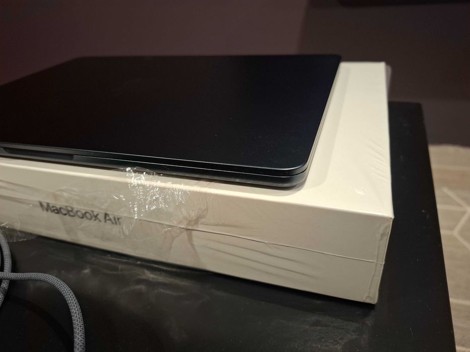 Macbook Air M2 256/16Gb