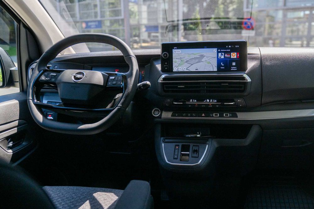 Wynajem BUS PREMIUM - 8 osób. Tylko nowe pojazdy. Firma Poznań