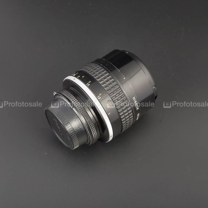 Об'єктив Nikkor MF 105mm Ai-s f/1.8