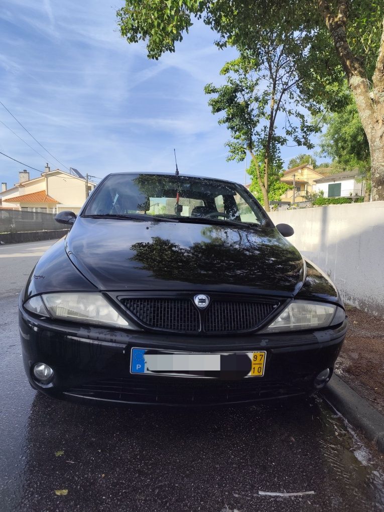Vendo Lancia y 1.1 negociável.