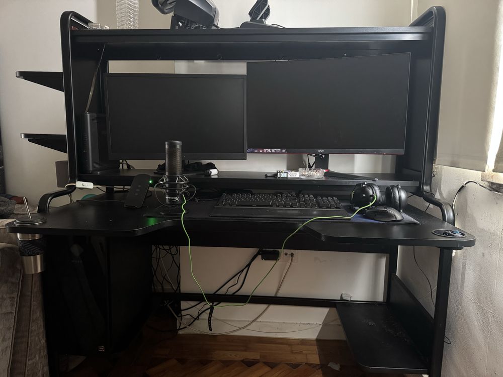 Mesa gaming preta ikea