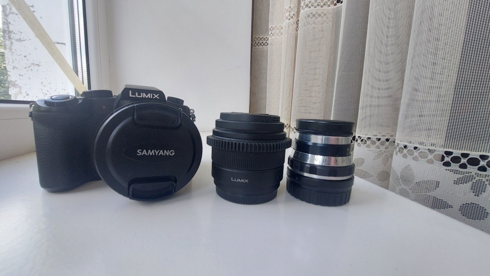 Panasonic Lumix G80 з об'єктивами