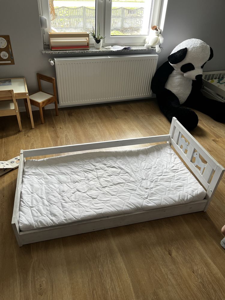 Łóżeczko łóżko podłogowe 140x70 z materacem