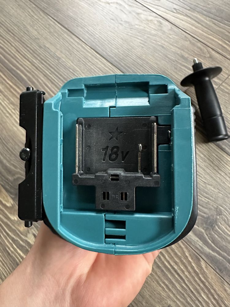 Акумуляторний кутовий шуруповерт,дриль Makita XAD01.18v