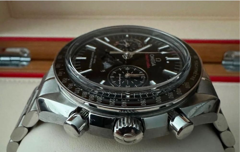 Omega Speedmaster Moonphase