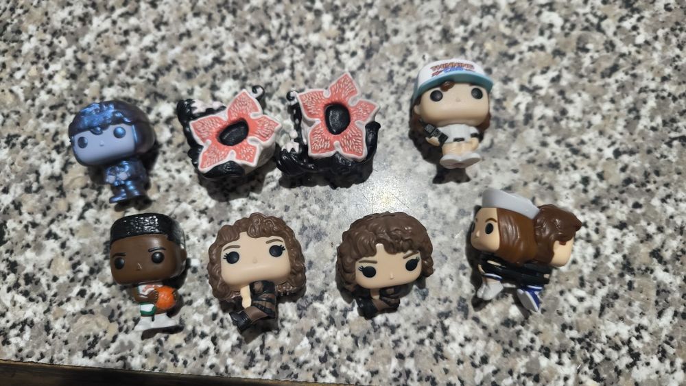 Stranger Things Kinder Joy