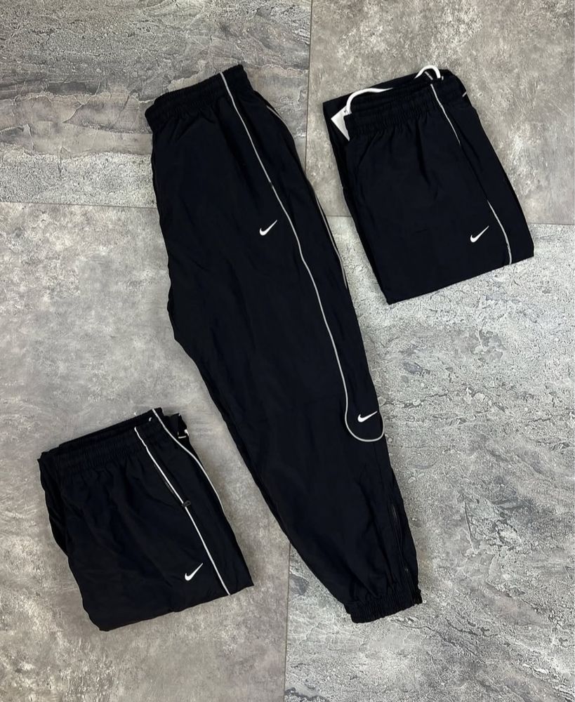 Чоловічі спортивні штани Nike Solo Swoosh
