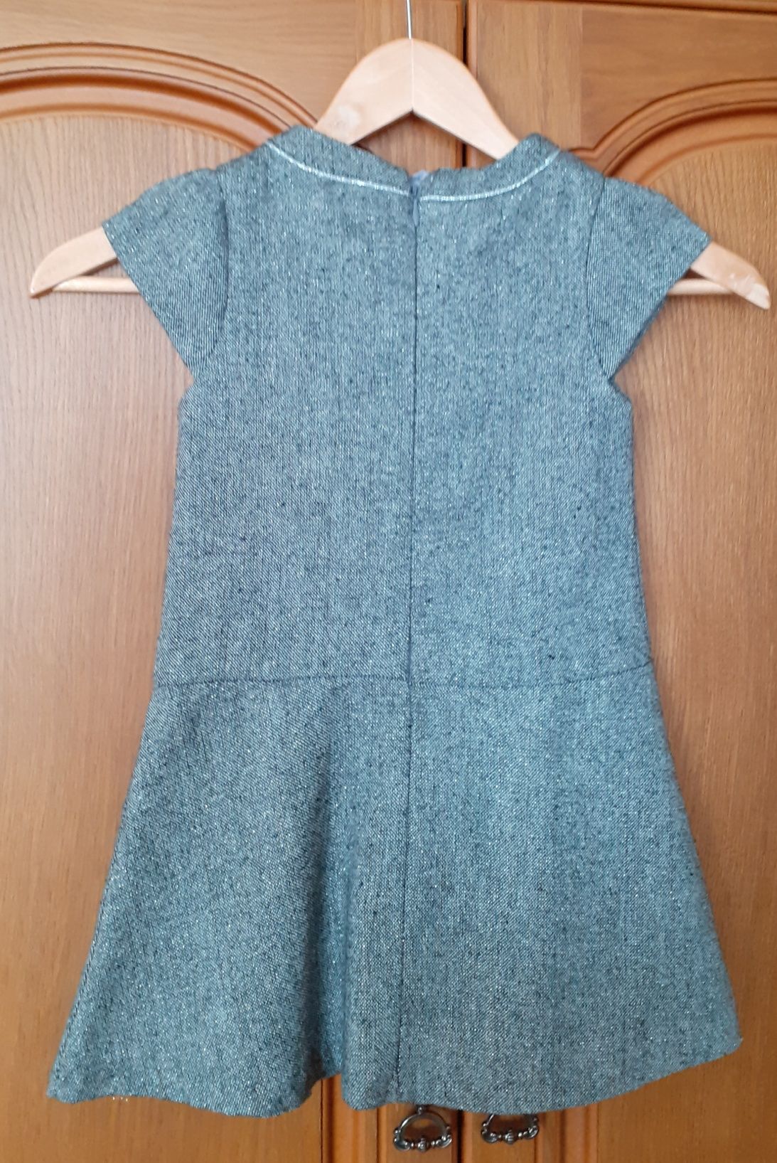 Sukienka, szara z brokatową nitka, 116