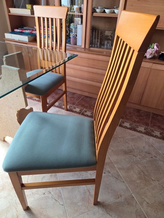 Mesa vidro Pés pedra 1.80x90cm + 6 Cadeira Madeira Usado Bom Estado