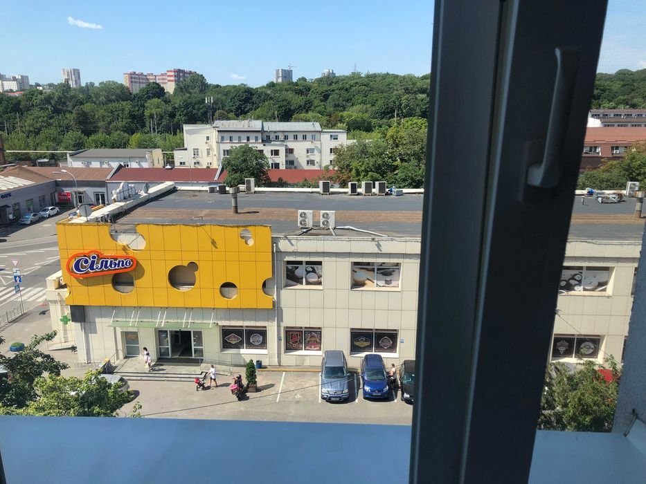 1-к метро Лыбедская Дворец Украина/Либідська Палац Україна подобово