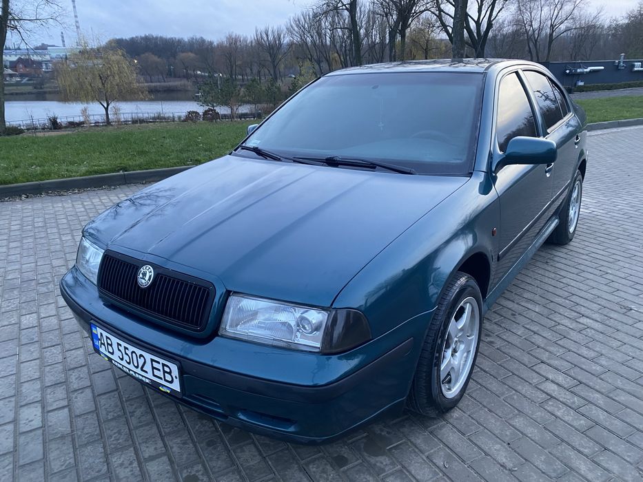 Шкода Октавія тур 1.6 МПІ