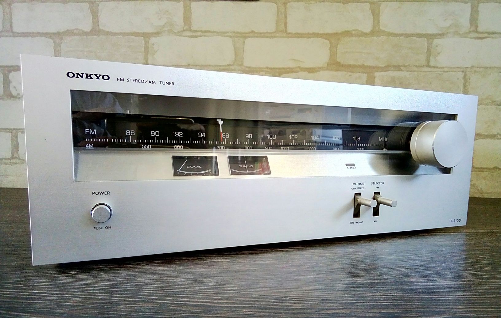 ONKYO T-3100 FM Stereo/AM Tuner
