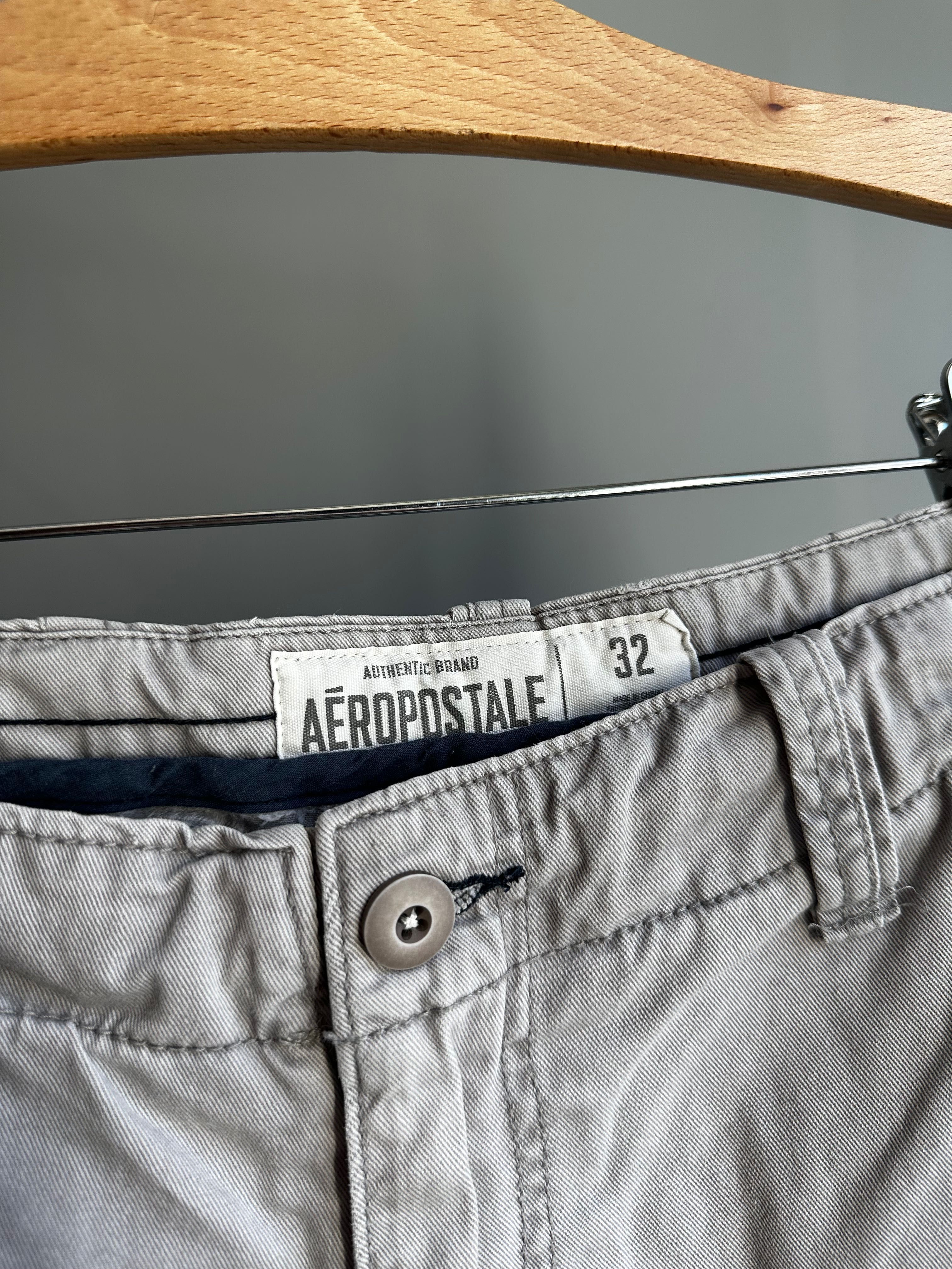 Szare dżinsowe jeansy krótkie spodenki, Aeropostale, rozmiar XL 42 32