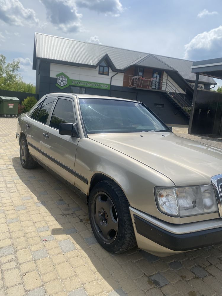 Mercedes benz w124 250d