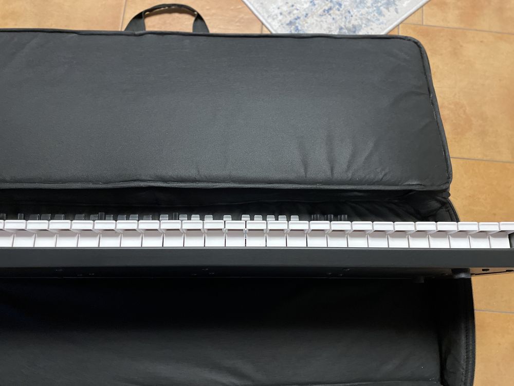 Roland Juno-x  idealny stan + pokrowiec + cloud