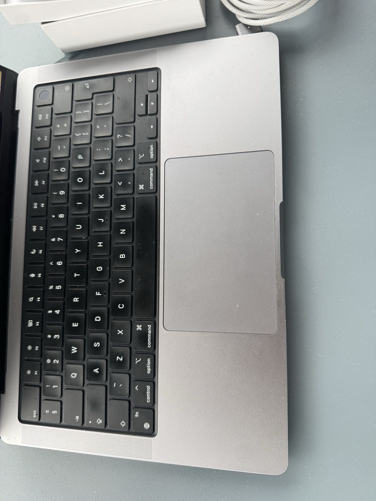 Macbook Pro M1 14 16/512gb 2021 + Magic Mause 2