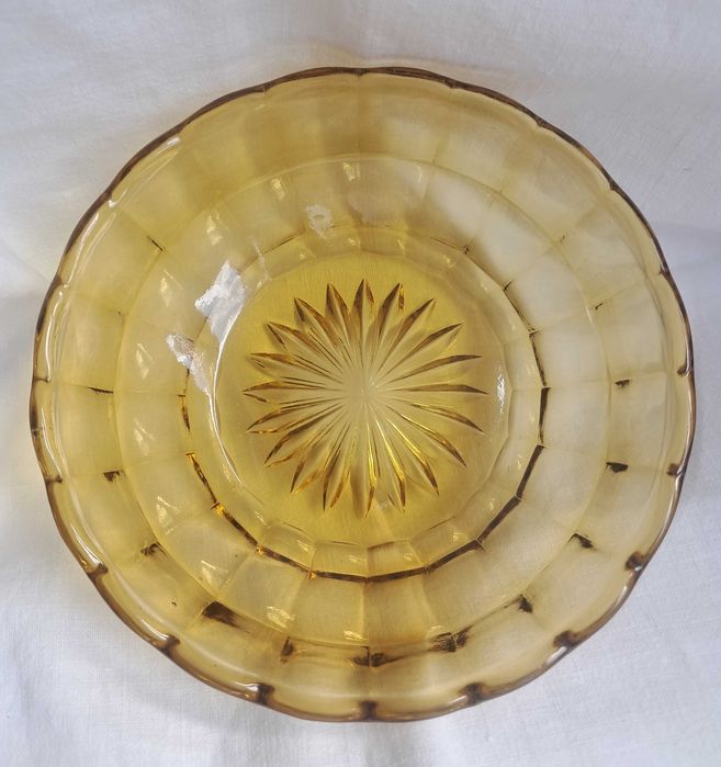 Conjunto de Taças Vintage em Vidro Castanho