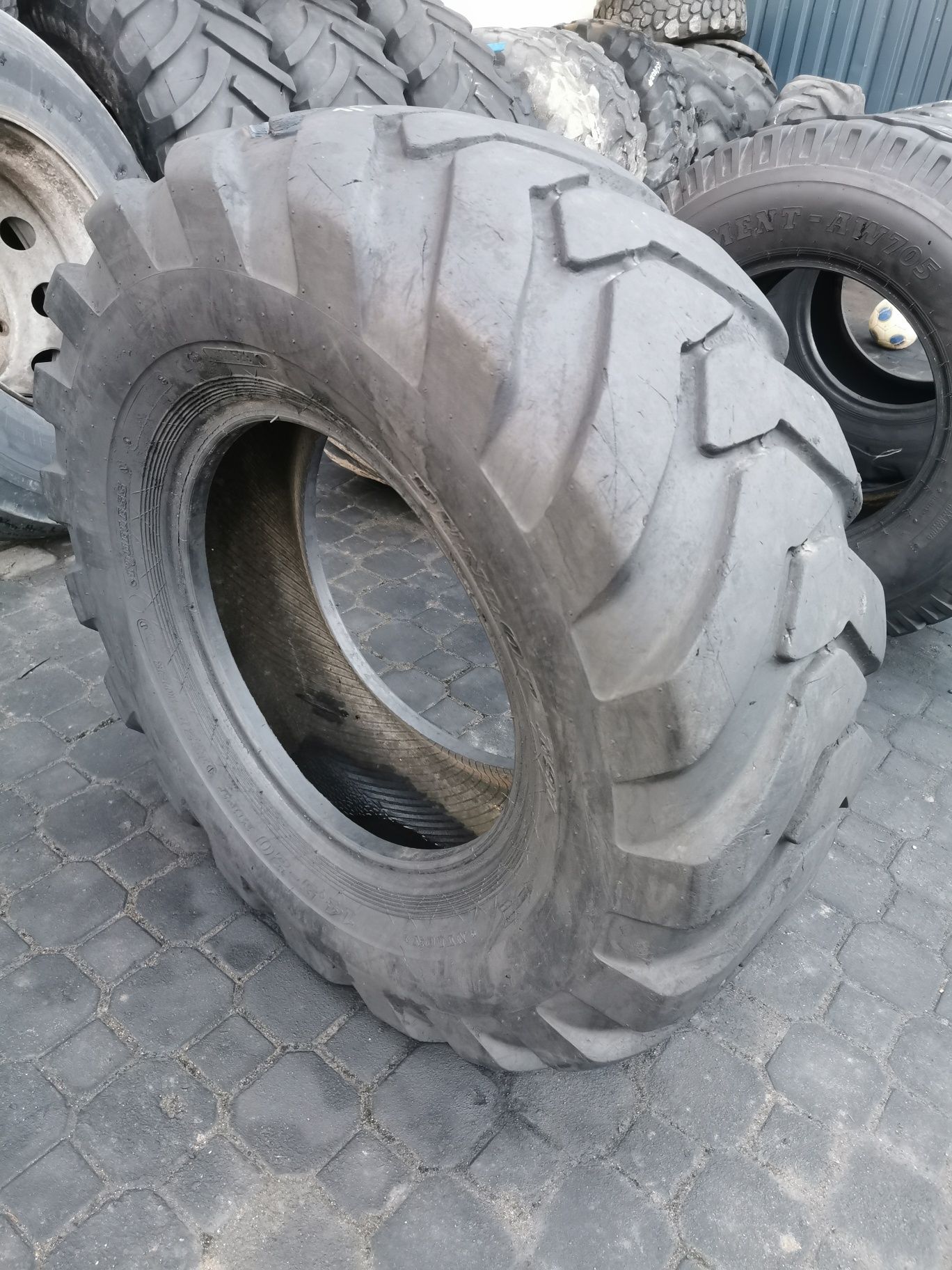 Opona 14.5-20 ( 14.5 R20 ) 132E 10PR. DUNLOP E91 #