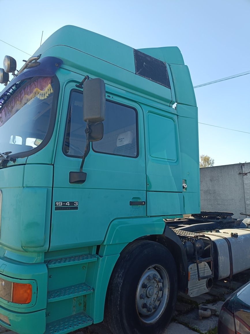 Тягач Ман F 2000