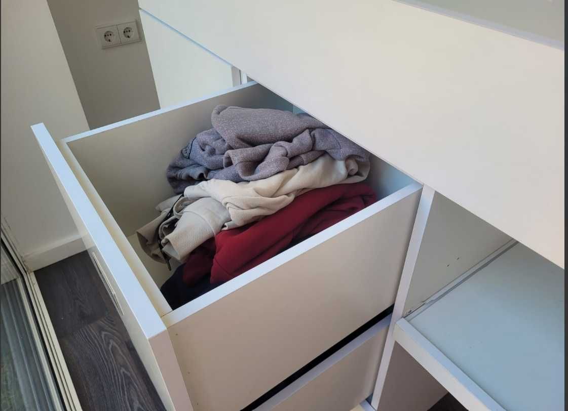 Estrutura \ móvel com cama, armário, gavetas, estante e secretária