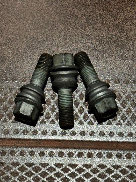 Продам колесные болты Porsche/audi/VW
