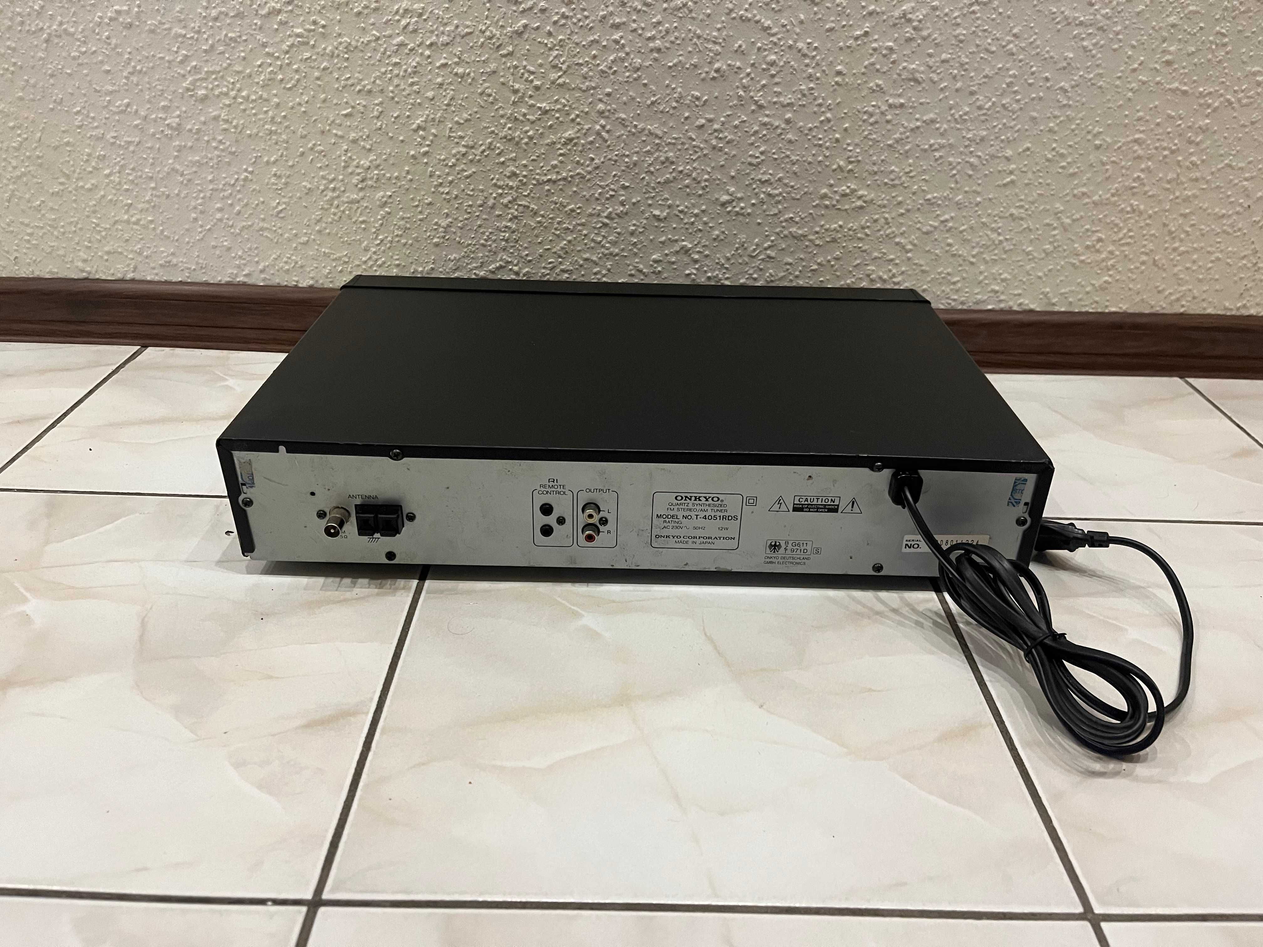Sprzedam tuner Onkyo T-4051RDS