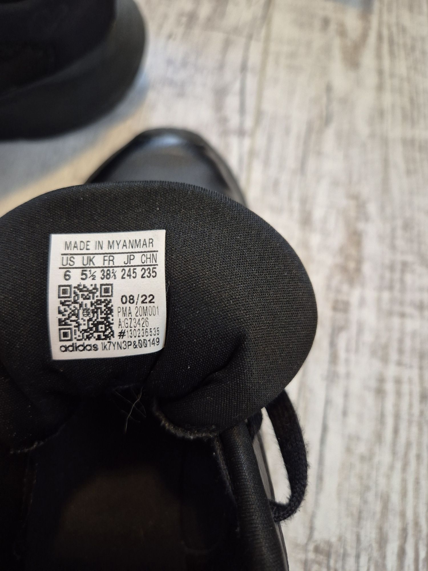 Adidas czarne adidasy dla chłopca 38 2/3