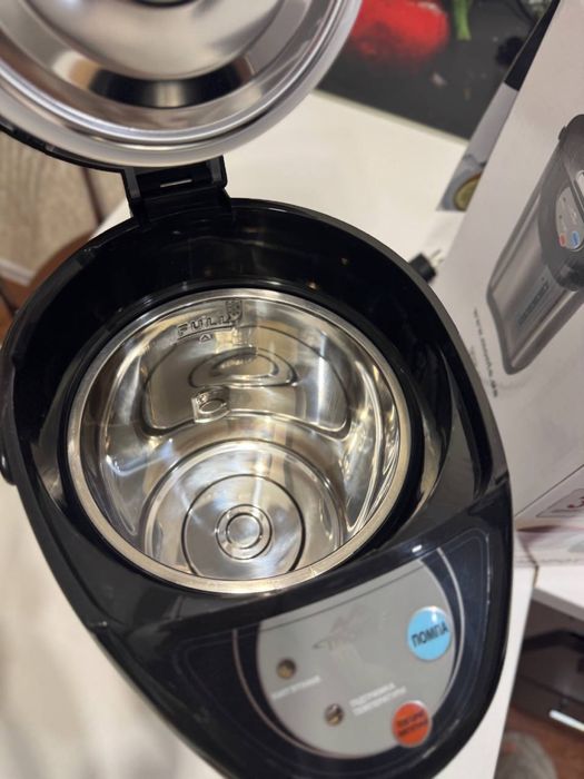 Термопот новый  900w  3,8 л