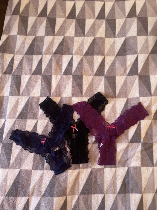 Stringi koronkowe komplet 3 sztuk rozmiar L