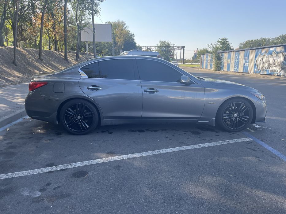 Infiniti Q50 Hybrid