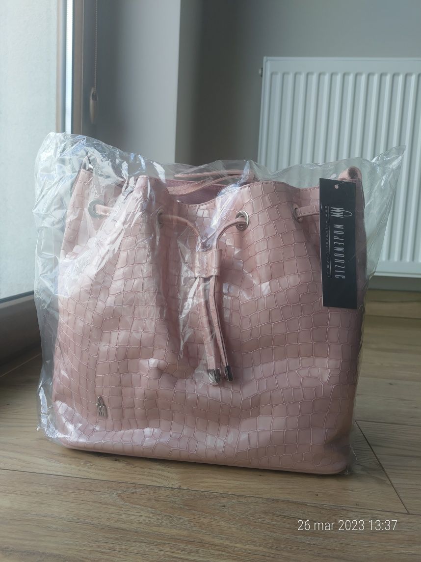 Różowa torebka skórzana Wojewodzic