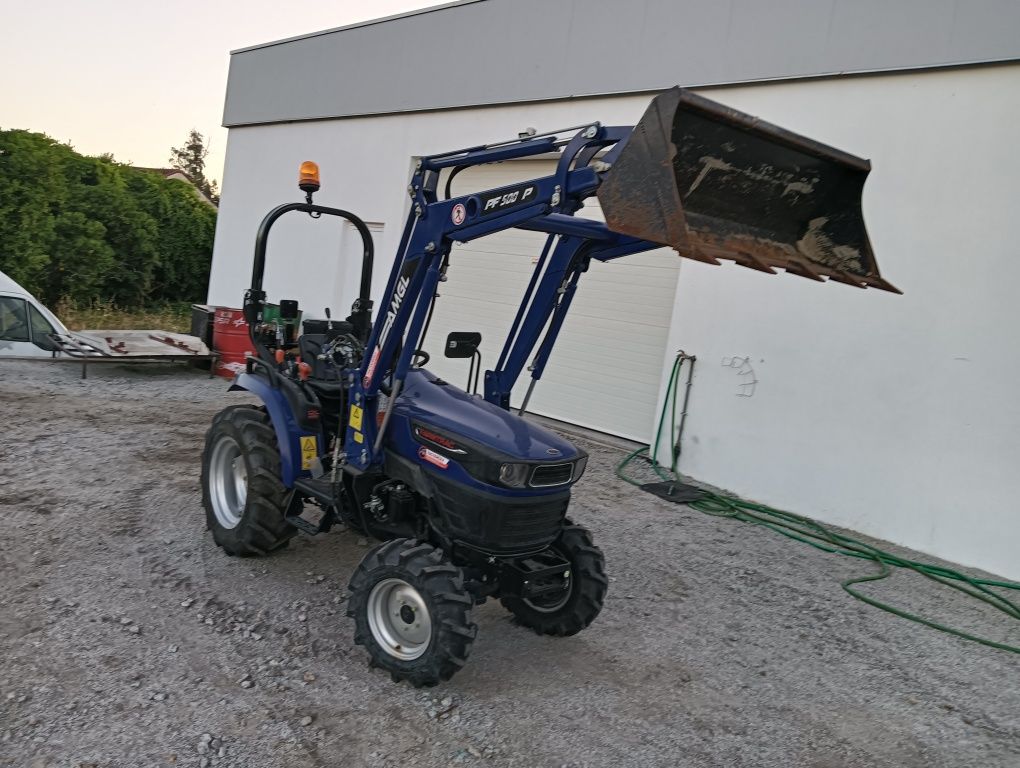 Trator 4x4  c/ frontal