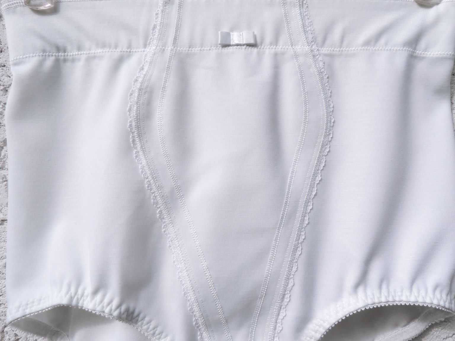Majtki modelujące *M & S* roz UK 18 (XXL)