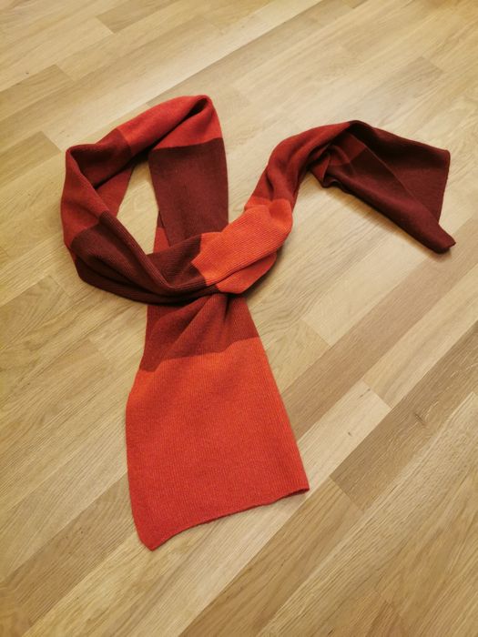 Szal szalik 100 % wełna odcienie czerwieni, MAKALU