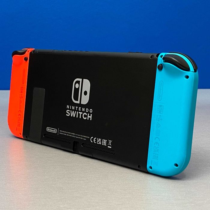 Nintendo Switch V2 (Neon Blue/Red) + Jogos