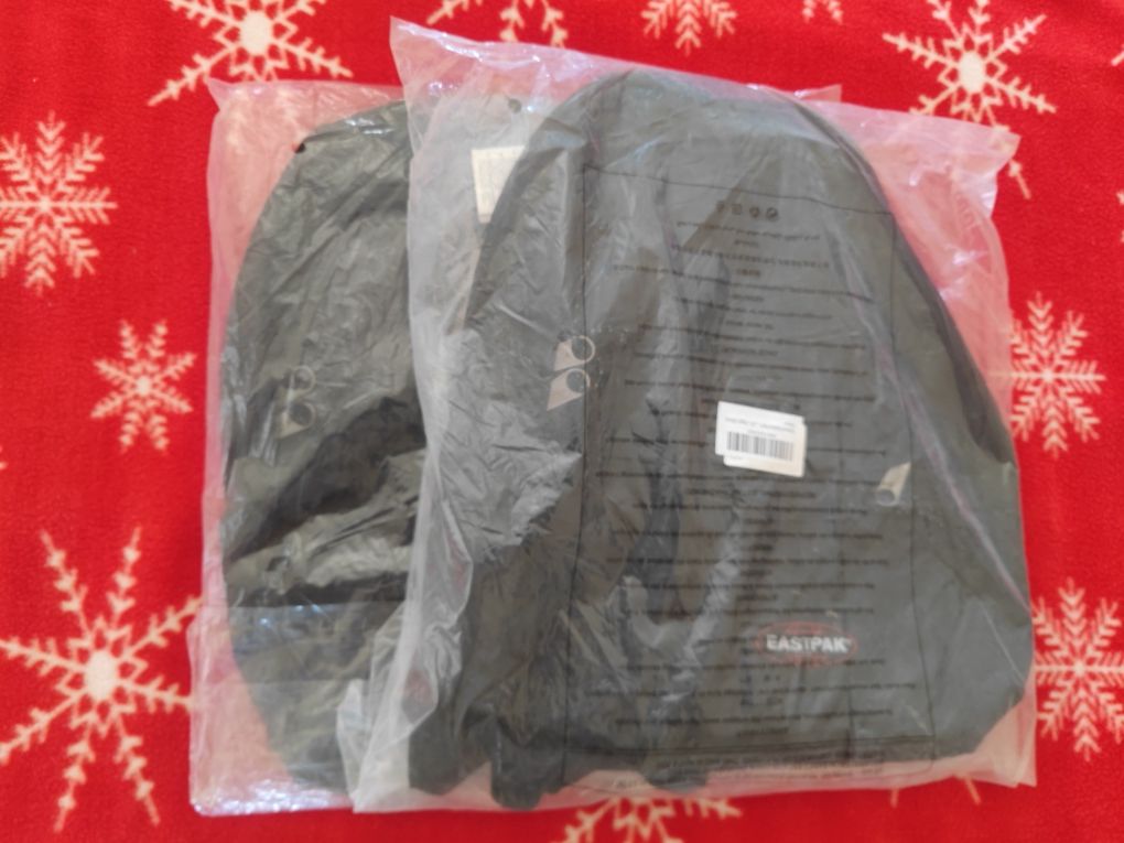 Duas mochilas Eastpak novas pretas 24l