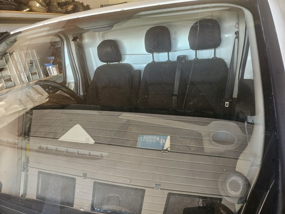 Renault Trafic III Vivaro B Talento szyba przód czołowa
