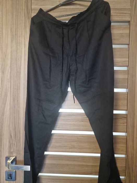 Czarne damskie spodnie,luźny fason