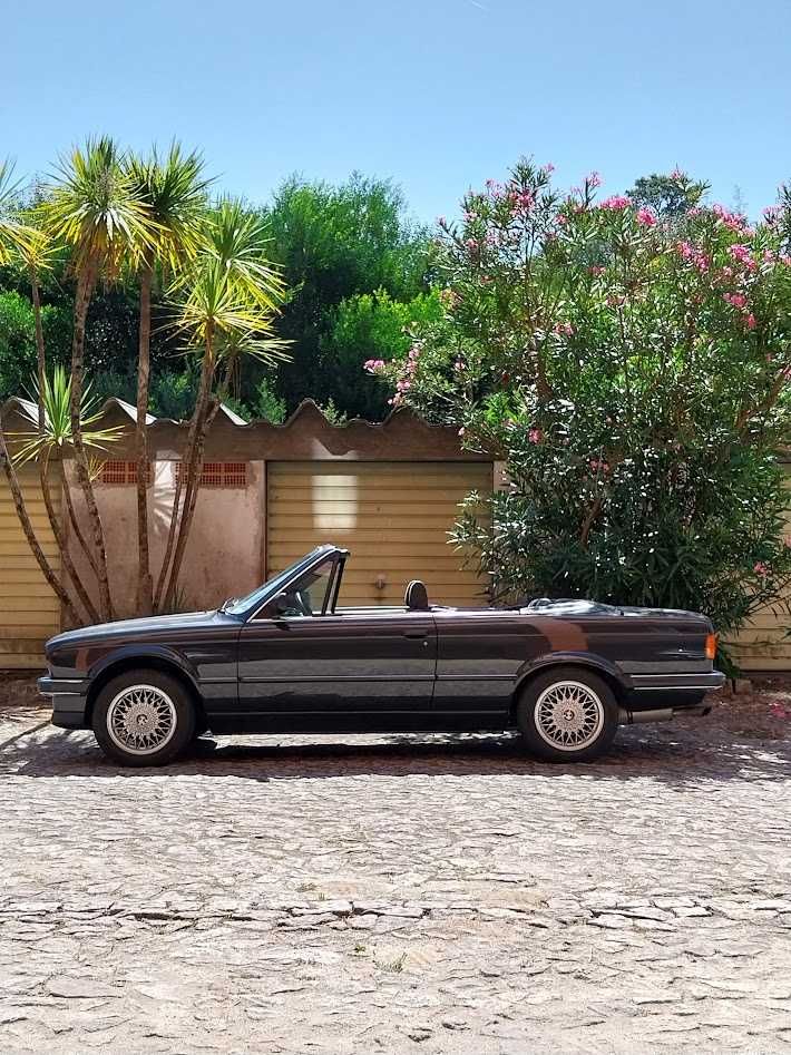 BMW E30 320i Cabrio