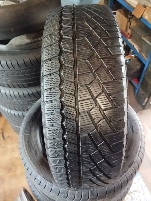 Одна зимова шина Continental 215/60/17