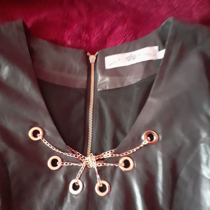 Sukienka czarna z cienkiej eko skóry