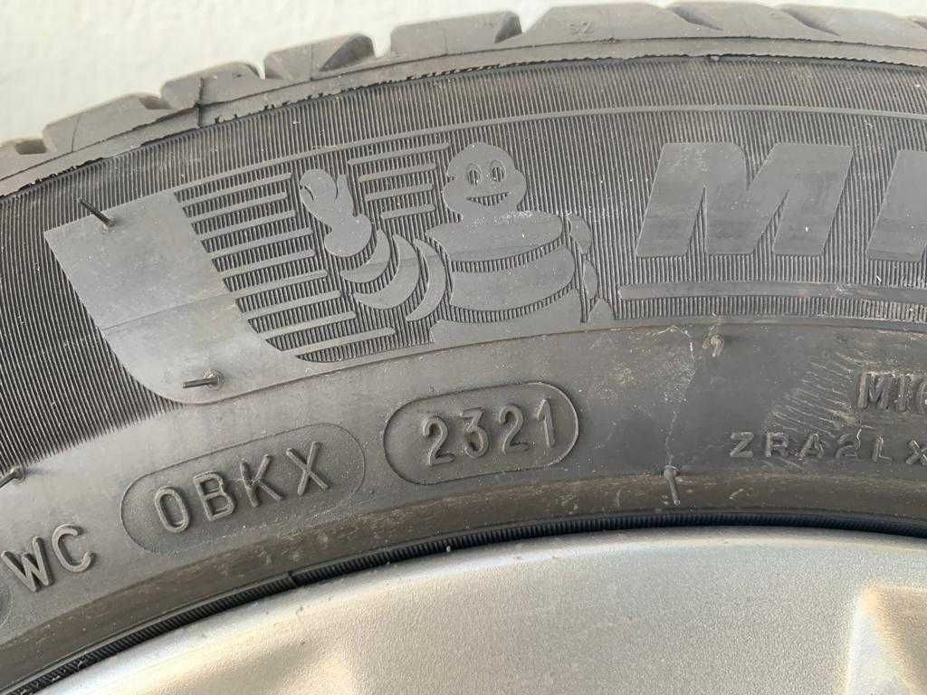 . Jantes BMW com pneus Michelin de 16”.