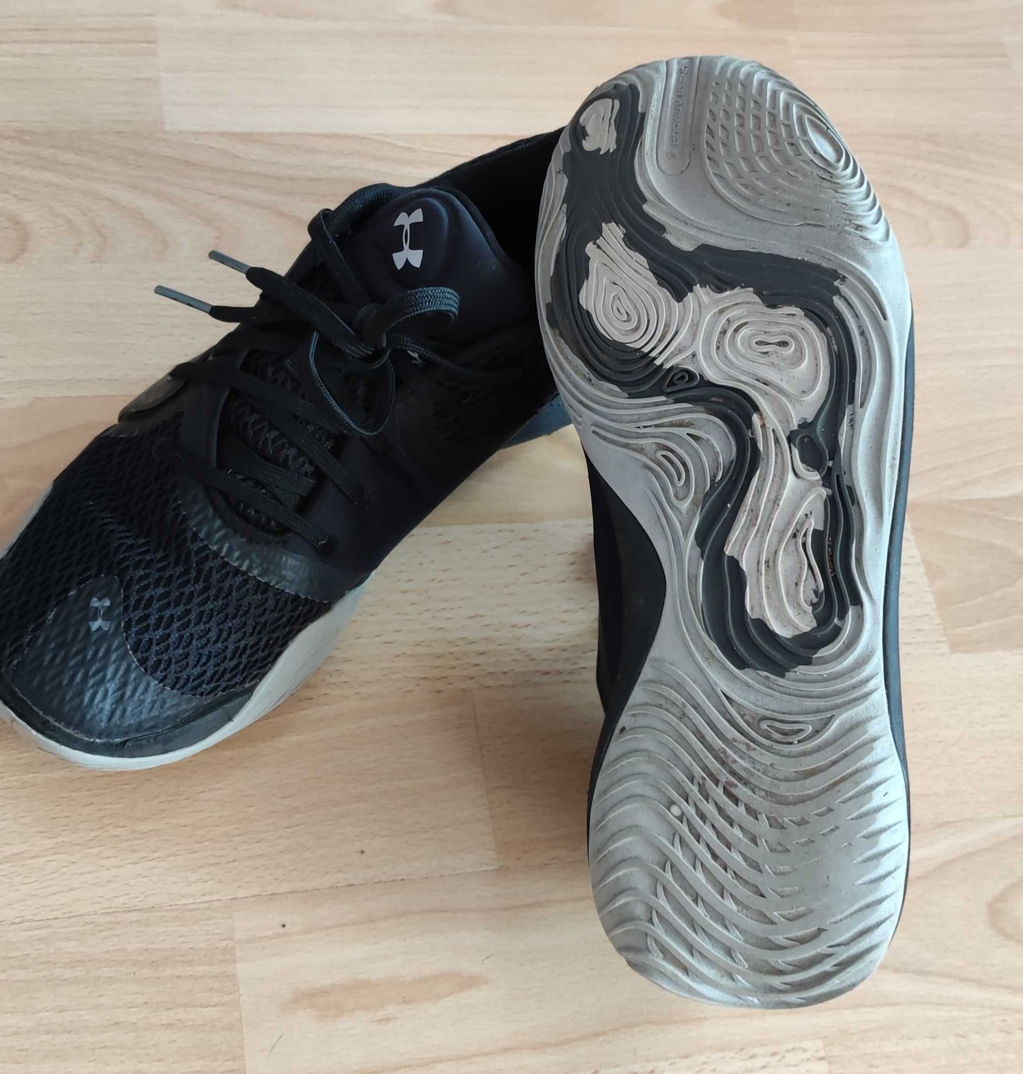Buty UNDER ARMOUR r.42,5/27 cm
