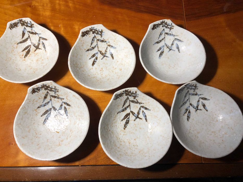 піали Японія, Китай, Корея є 6 шт.