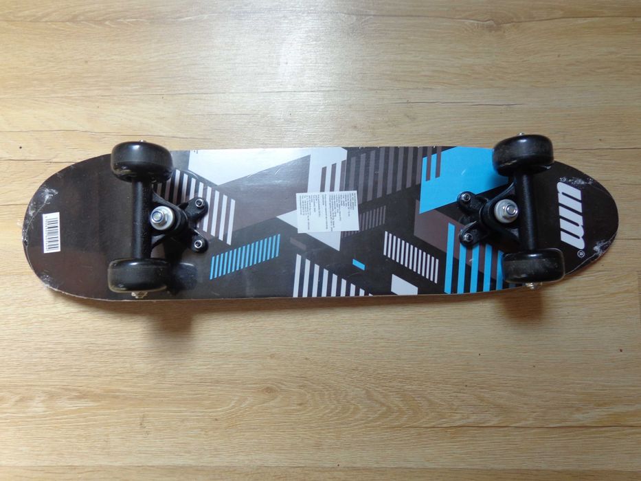 Zestaw - Deskorolka, kask, ochraniacze, pokrowiec - nieużywane