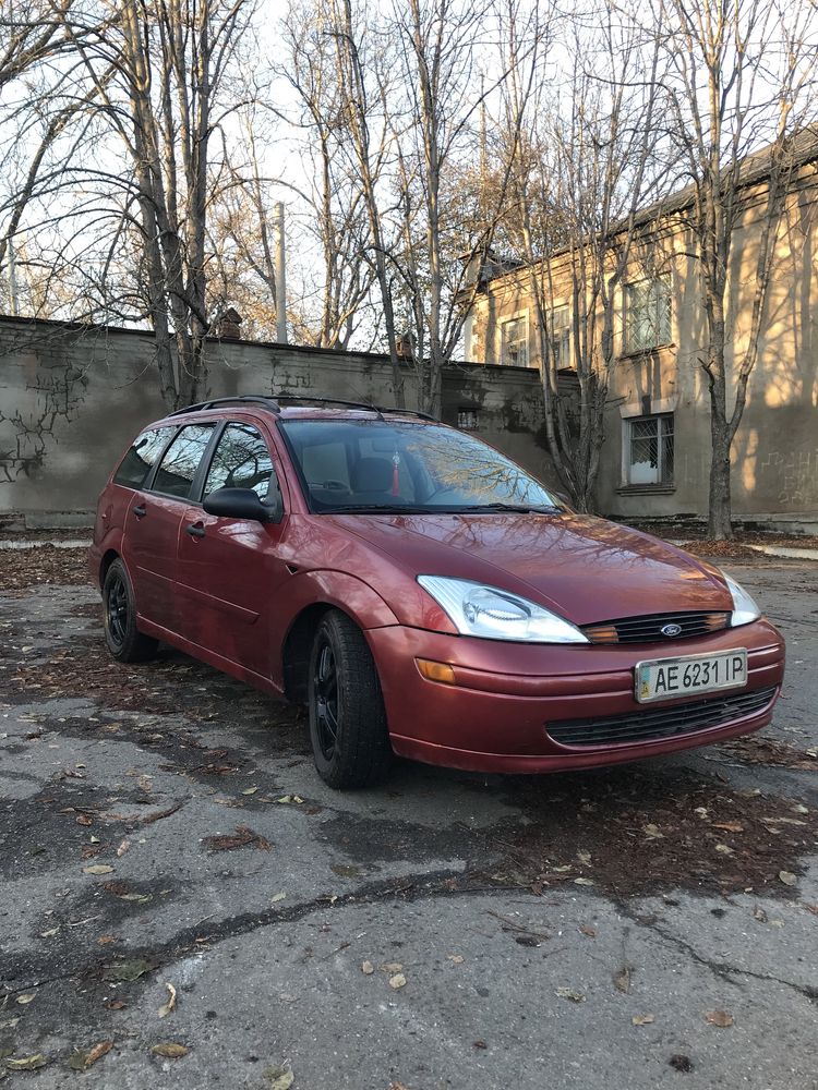 Ford Focus 2000 год 2.0 бензин , Автомат , Сел/поехал